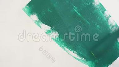 公寓维修专业油漆工用绿色油漆滚筒油漆墙壁